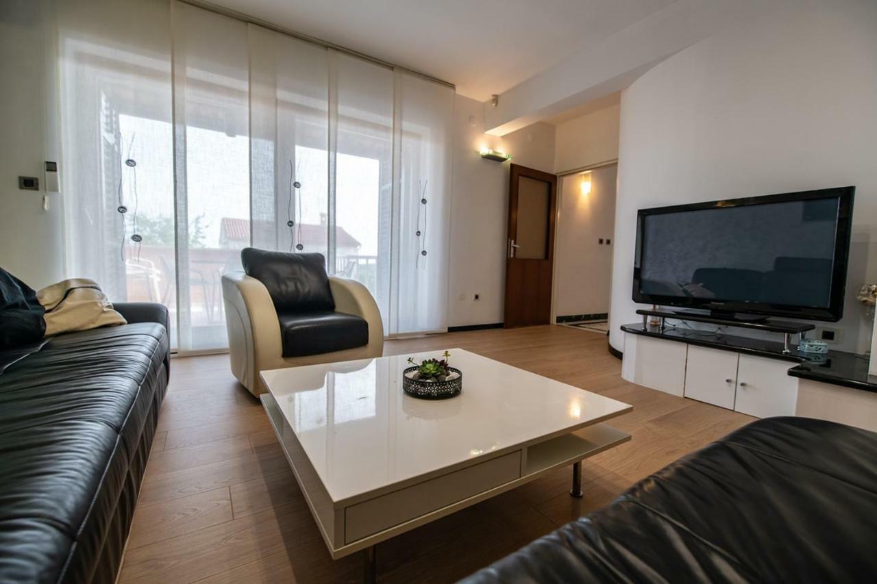 Cave Romane Apartment With Private Pool And Sea View Vinkuran Exterior foto