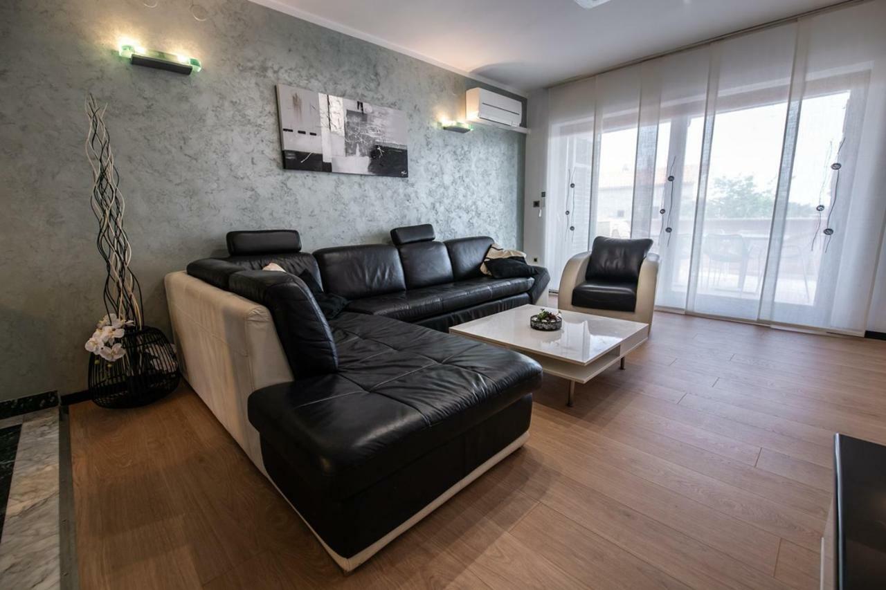 Cave Romane Apartment With Private Pool And Sea View Vinkuran Exterior foto